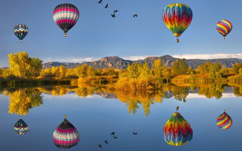 flying_air_ballons_reflections-wide